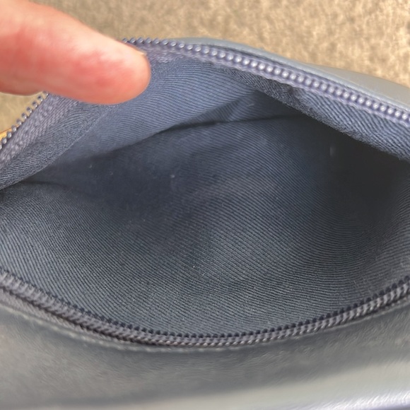 Jones New York Vintage Leather Camera Crossbody Bag - Picture 5 of 6